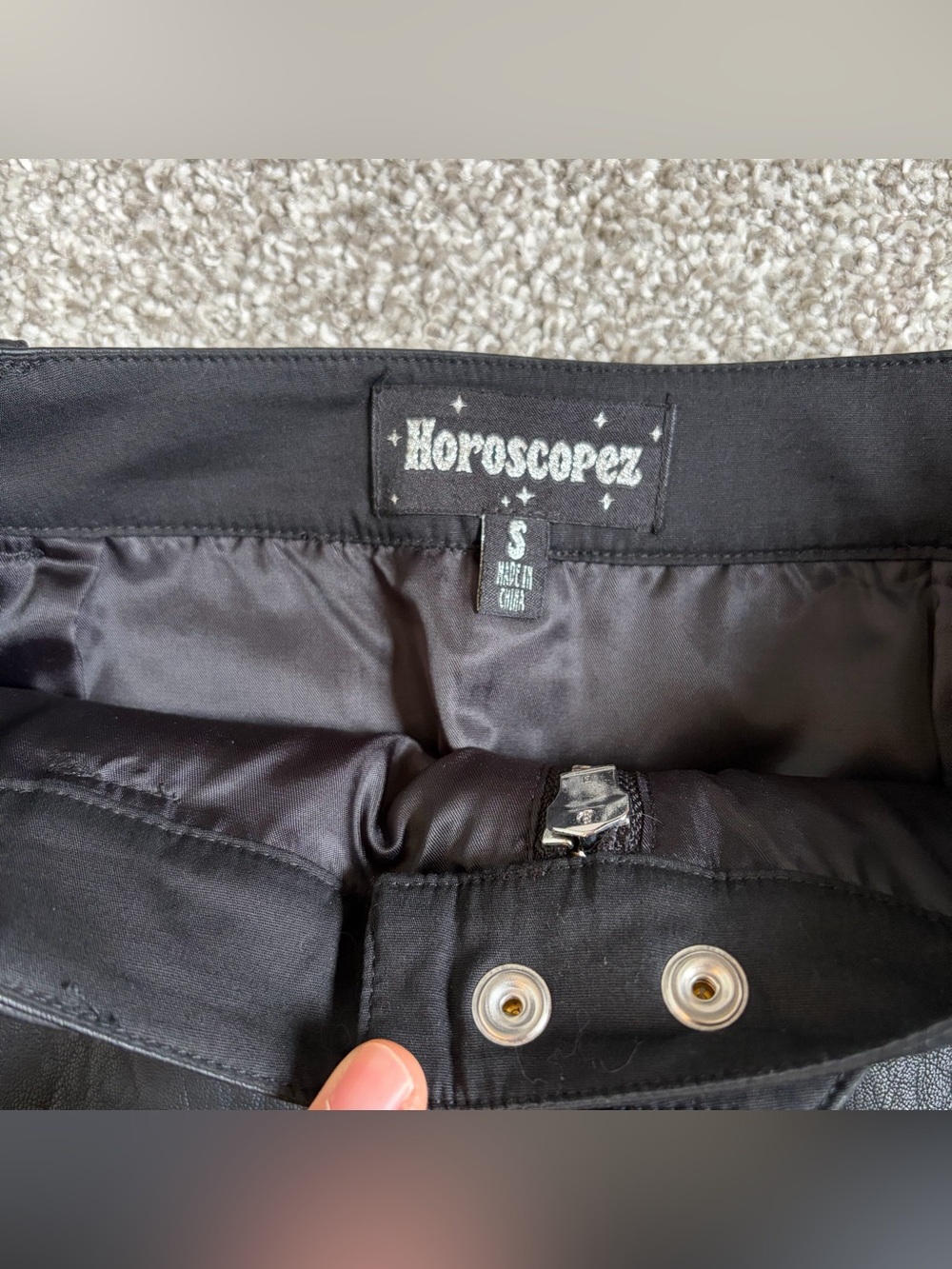 Black Faux Leather HOROSCOPEZ Mini Skirt Sz Small NWOT Chunky Zippers - Picture 4 of 6